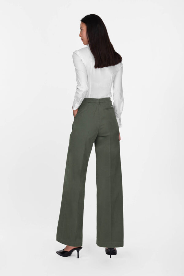 Sartoria Tramarossa PANTALONE AURELIA WIDE LEG IN GABARDINA DI COTONE VERDE In Saldo