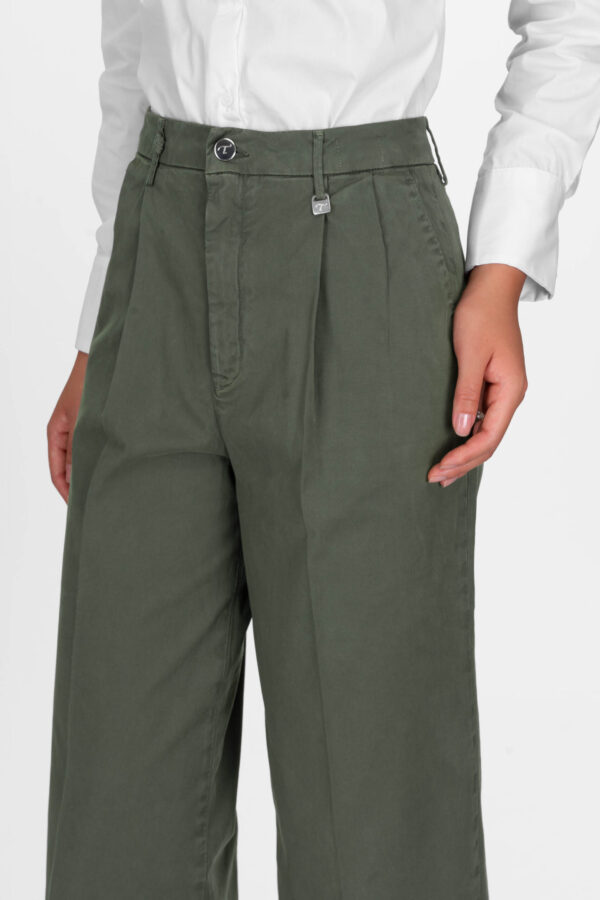 Sartoria Tramarossa PANTALONE AURELIA WIDE LEG IN GABARDINA DI COTONE VERDE In Saldo