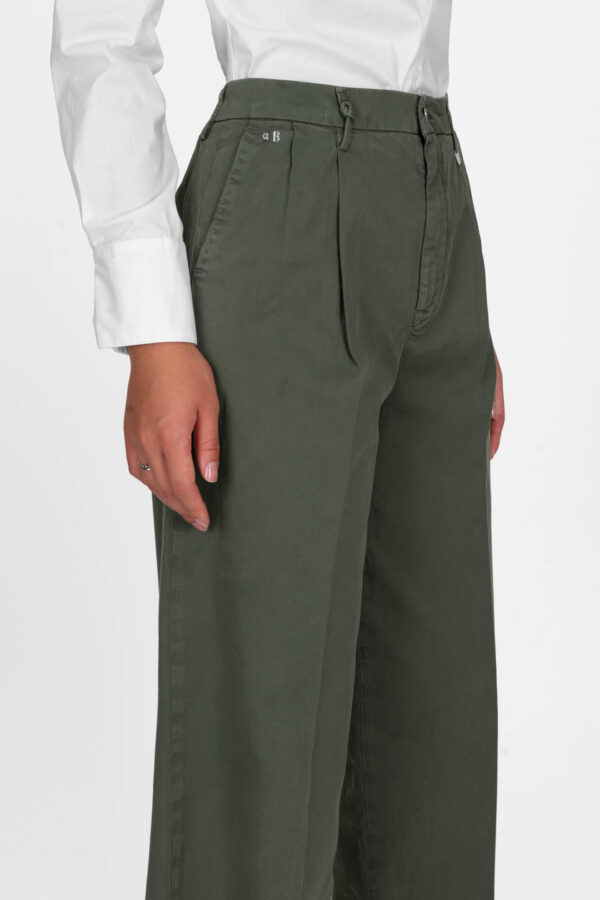 Sartoria Tramarossa PANTALONE AURELIA WIDE LEG IN GABARDINA DI COTONE VERDE In Saldo