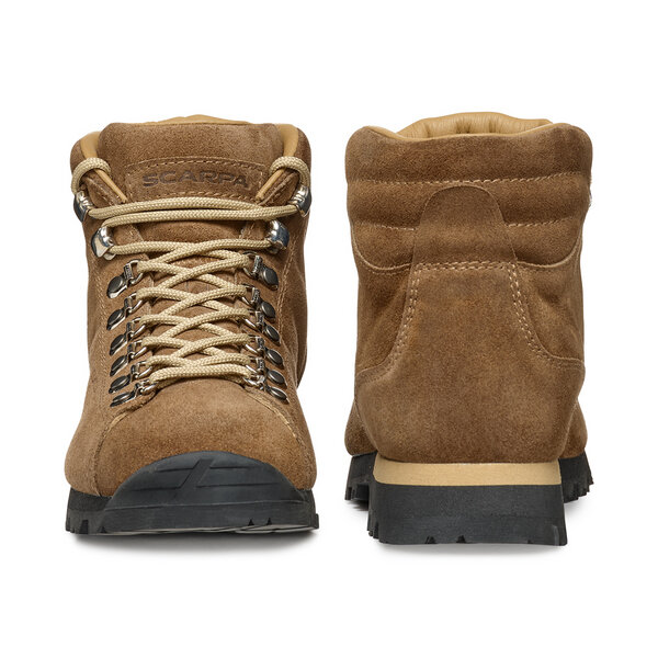 Scarpa PRIMITIVE Reinterprets the tradition style in a modern key Sconto