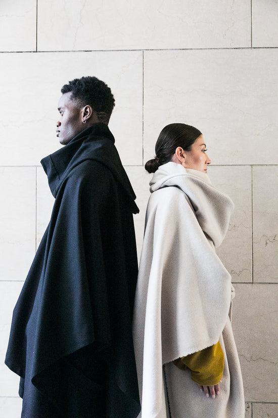 ﻿Zerobarracento Black or white recycled wool scarf Nuova