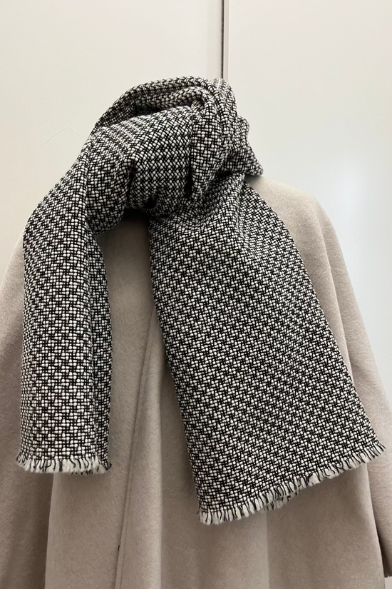 ﻿Zerobarracento Sustainable Scarf - The Perfect Christmas Gift Italy