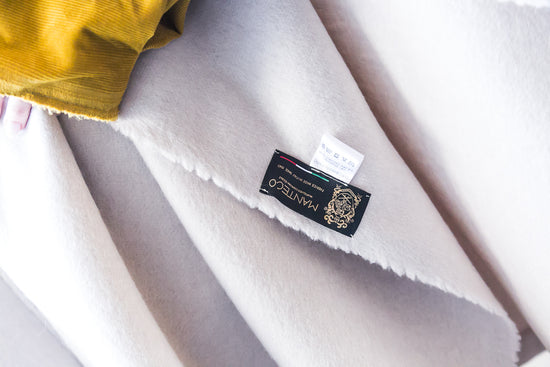 ﻿Zerobarracento High collar white wool pullover Novità